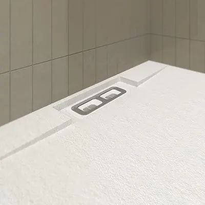 PLASTER Piatto doccia in resina bianca – colori a scelta – texture ardesia – antibatterico e antiscivolo. griglia nascosta - immagine 2